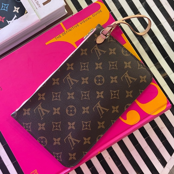 Louis Vuitton Handbags - Louis Vuitton Monogram Pink Pochette Pouch Wristlet Rose Ballerine